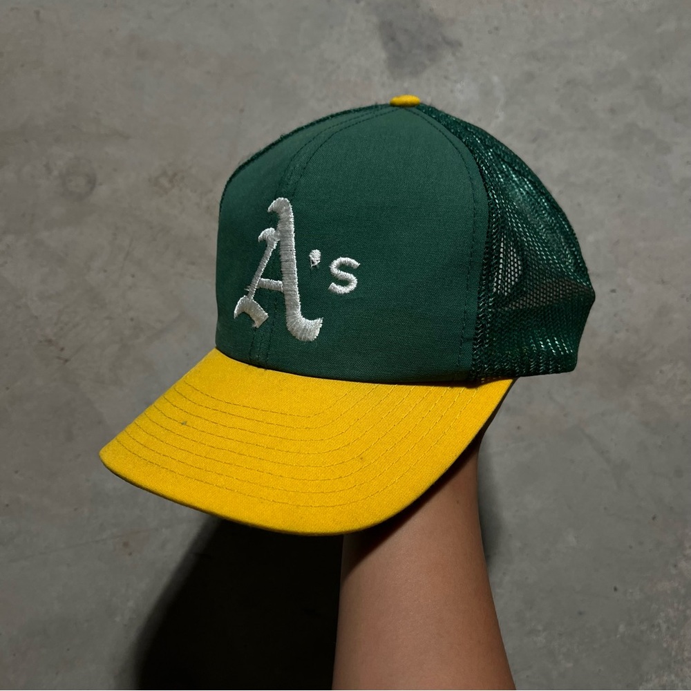 Vintage Oakland Athletics Trucker Hat